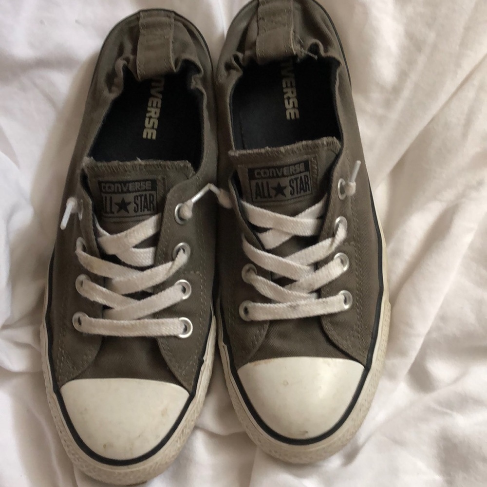 Women’s 9.5 Shoreline Converse Sneakers